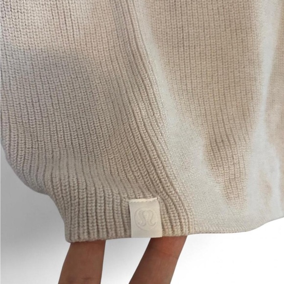 lululemon Women's Turtleneck Sweater - Merino/Cotton Blend - Picture 3 of 7